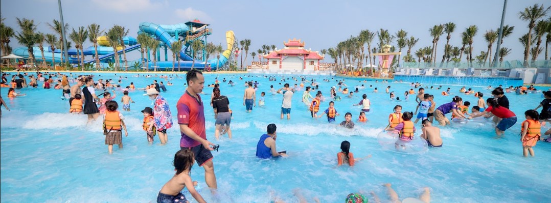 Hình ảnh khách hàng vui chơi tại Sun World Hà Nam 3